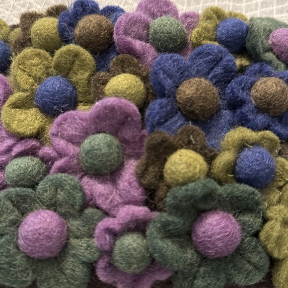 Rising Tide Felted Wool Flowers Purse Handmade 100% Sheep Wool Made In Nepal - Picture 4 of 5